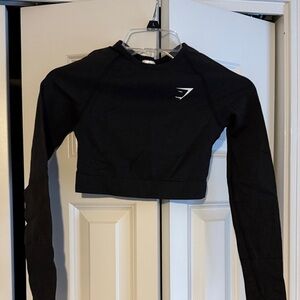 Gymshark-Black Long Sleeve Crop Top